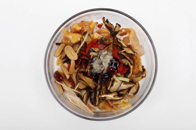 Đổi bữa với gà hấp nấm, mềm ngon đậm đà-3