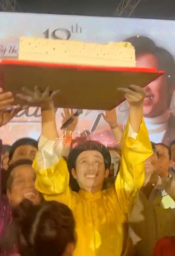 Cuộc sống kín tiếng, có nhiều thay đổi của danh hài Hoài Linh ở tuổi 54-6