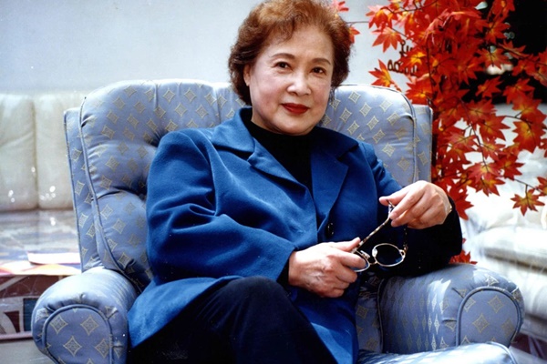 Nữ diễn viên phát hiện mắc ung thư ở tuổi 44 nhưng vẫn sống thọ đến 100 tuổi nhờ 4 bí quyết đơn giản-2