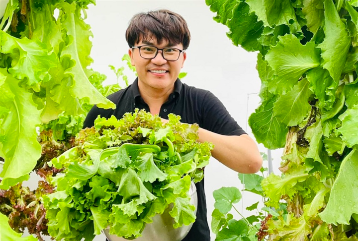 Tuổi 46 của nam NSƯT đa tài chưa lấy vợ, thích trồng rau, sống một mình trong biệt thự như cung điện-4