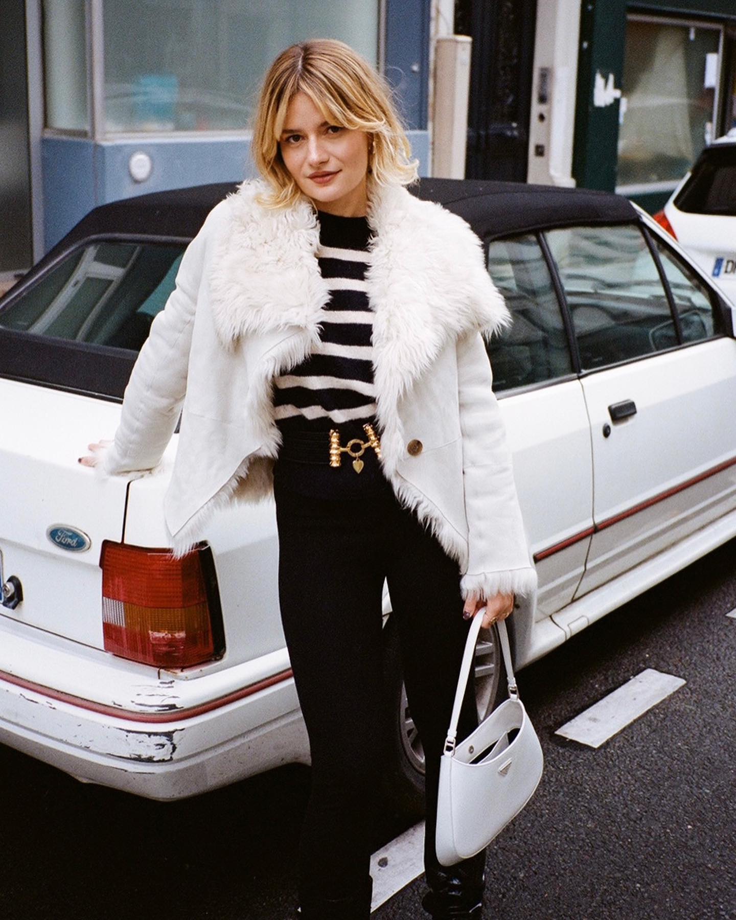 Tham khảo 10 cách phối đồ dày dặn nhưng vẫn tôn dáng của phụ nữ Pháp-1