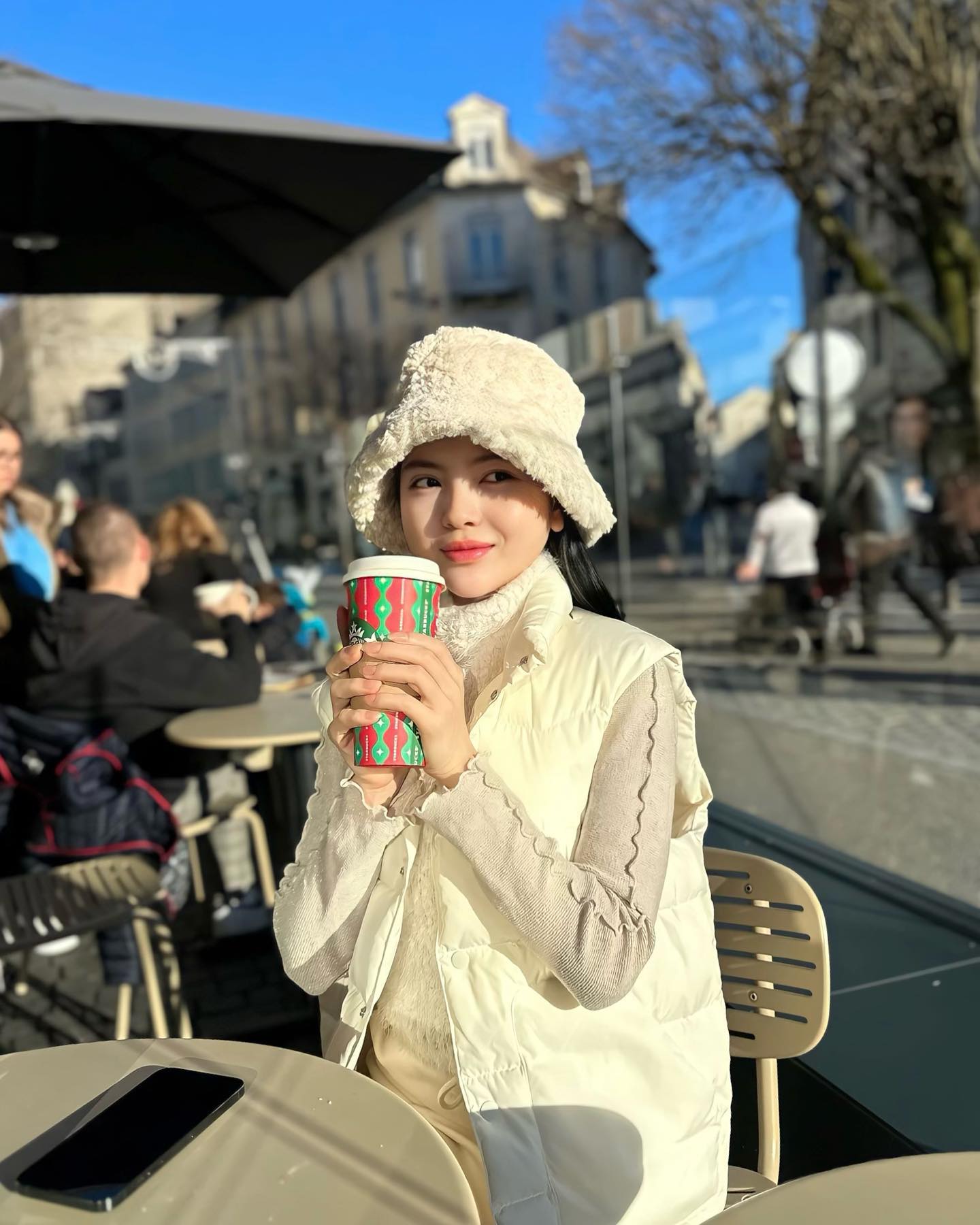 Thời trang dạo phố của Chu Thanh Huyền: Không cần cầu kỳ vẫn tôn được dáng chuẩn-6