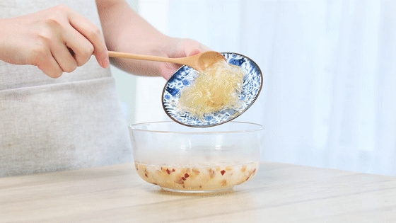 Làm bánh pha lê ăn vừa ngon miệng lại đẹp da giữ dáng, Tết đem đãi khách càng quý-5