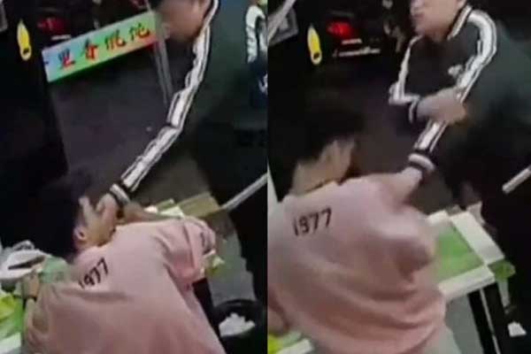 Thêm nhiều gia vị vào bát mỳ, khách bị chủ quán đánh mắng, đuổi thẳng cổ-1