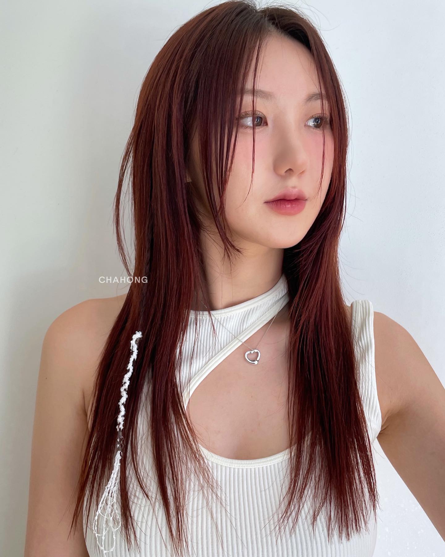 5 kiểu tóc ép thẳng giúp gương mặt nhỏ gọn và trẻ trung hơn-2