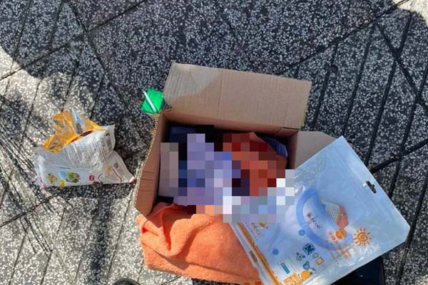 Cha chết lặng khi thấy người bị cháy đen trên đường chính là con trai-2