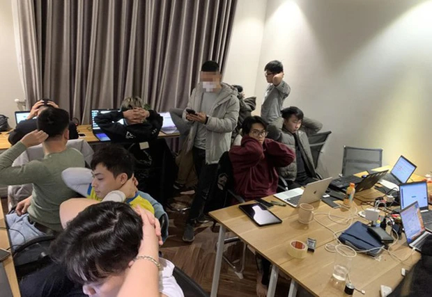 Đột kích bản doanh của ổ nhóm lừa đảo ở Hà Nội-1