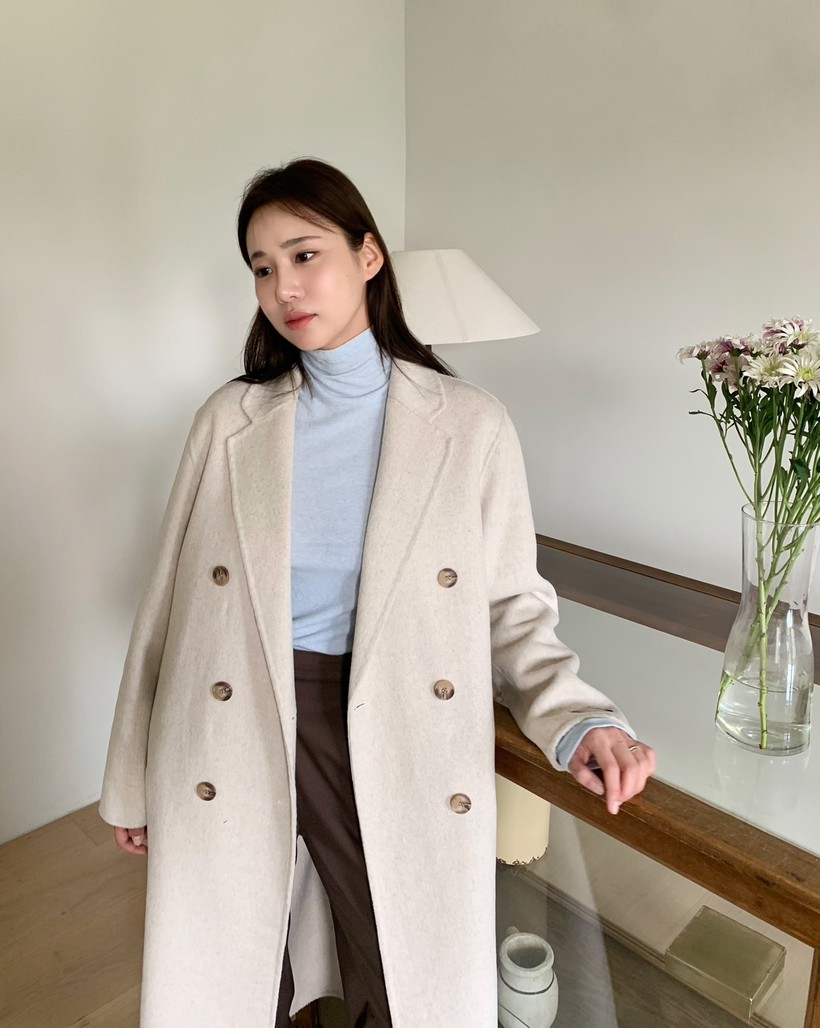 5 màu áo khoác hack tuổi cần có trong tủ đồ mùa đông của bạn-4