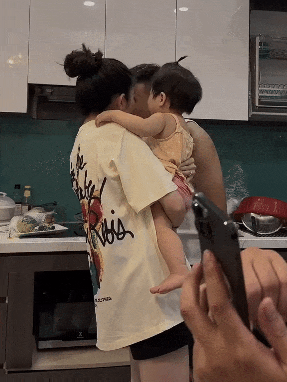 Xả ảnh” Quang Hải và Chu Thanh Huyền từng muốn giấu kín, lộ cả khoảnh khắc sống như vợ chồng-5