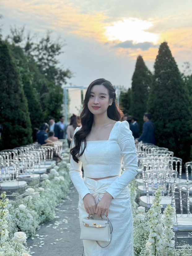 Đỗ Mỹ Linh xuất hiện với sắc vóc đầy đặn, vẫn được khen gái một con trông mòn con mắt-2