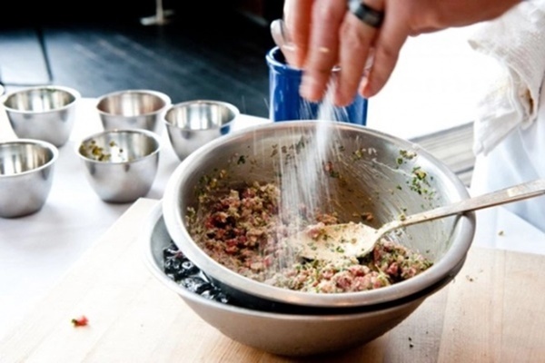 Những người ăn thừa muối sẽ có 5 biểu hiện này, mau điều chỉnh trước khi bệnh tật ùn ùn kéo tới-1