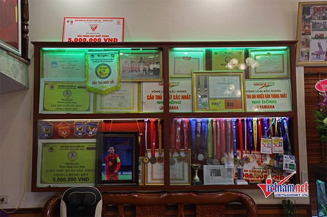 Sau lễ dạm ngõ kín tiếng, nhà Chu Thanh Huyền  - vợ sắp cưới của cầu thủ Quang Hải lập tức lọt top tìm kiếm-10