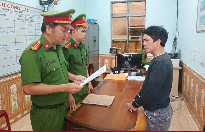 Níu kéo tình cảm bất thành, gã đàn ông cướp tài sản và hiếp dâm người yêu cũ-1