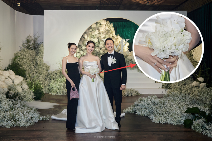 Diễm My 9X dùng 3 bó hoa ngày cưới: 1 bó chưa được cô dâu Vbiz nào dùng, ý nghĩa loài hoa cầm vào lễ đường mới đặc biệt-1