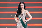 Vẻ đẹp như búp bê sống của mỹ nhân 18 tuổi đăng quang Hoa hậu Trái đất-12