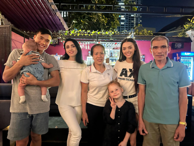 Những cặp mẹ chồng - nàng dâu nổi tiếng làng bóng đá Việt: Doãn Hải My, Chu Thanh Huyền đều được mẹ chồng quý mến nhờ một bí quyết-5