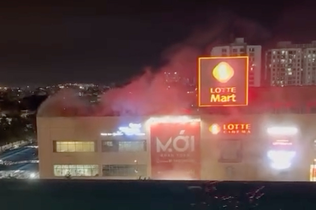 Cháy trong siêu thị Lotte TPHCM, 1.000 người hốt hoảng tháo chạy-2