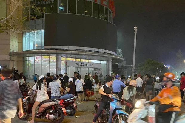 Cháy trong siêu thị Lotte TPHCM, 1.000 người hốt hoảng tháo chạy-3