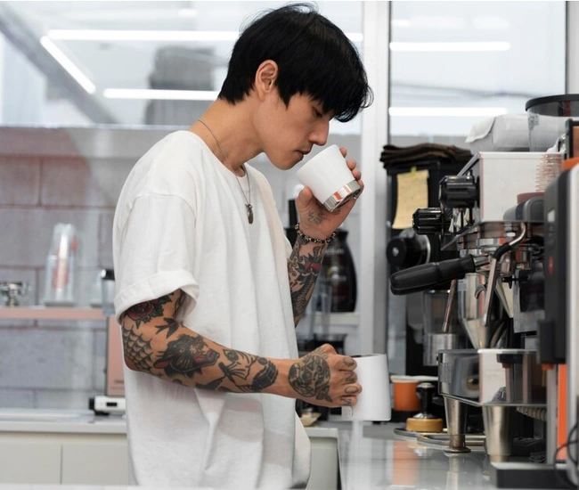 Vừa nhìn thấy cánh tay của bạn trai tôi, bố mẹ tái mặt rồi nhất quyết phản đối-1