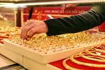 Giá kỷ lục 77 triệu/lượng, có nên ‘ôm’ 4 tỷ đồng tiền dưỡng già đi mua vàng?-3