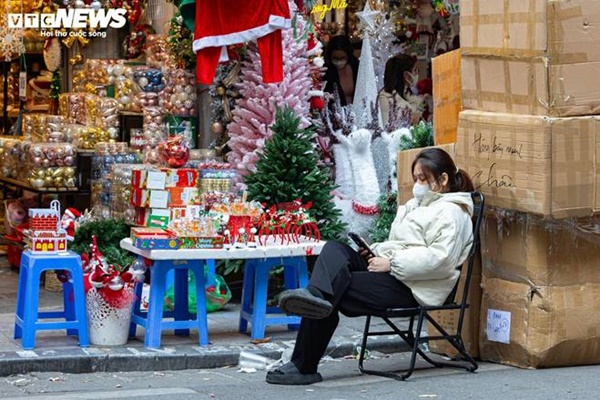 Chưa qua Giáng sinh, đồ trang hoàng Tết đã được bày bán-5