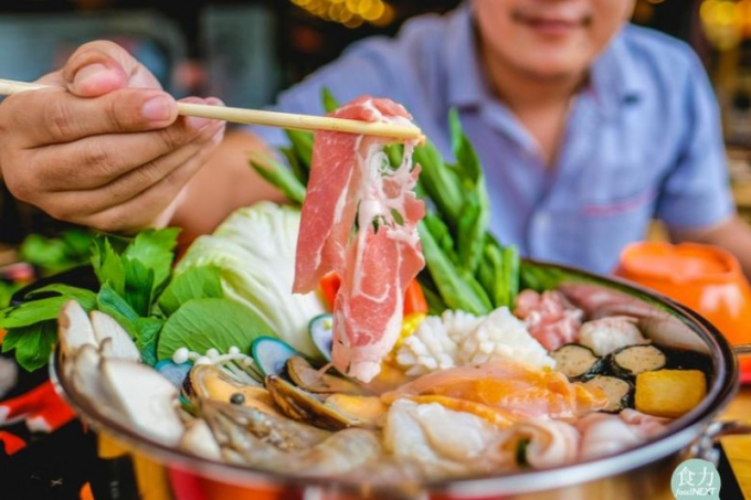 Tại sao không nên ăn lẩu quá 2 tiếng và không quá 2 lần/tuần? Lý do sẽ khiến bạn giật mình vì trước giờ toàn làm sai-2