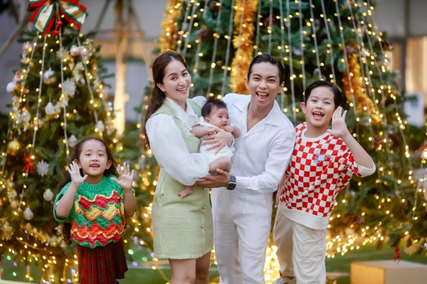 Cùng Phan Hiển chụp ảnh gia đình ấm áp đón giáng sinh, Khánh Thi bật khóc nức nở vì điều này-5