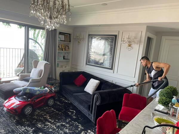 Noel ấm áp trong căn biệt thự mới của vợ chồng Thúy Diễm - Lương Thế Thành-17