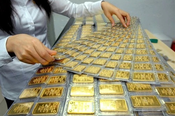 Giá vàng hôm nay 25/12/2023 trụ vững ở đỉnh cao 77 triệu, vẫn nhăm nhe tăng giá-2