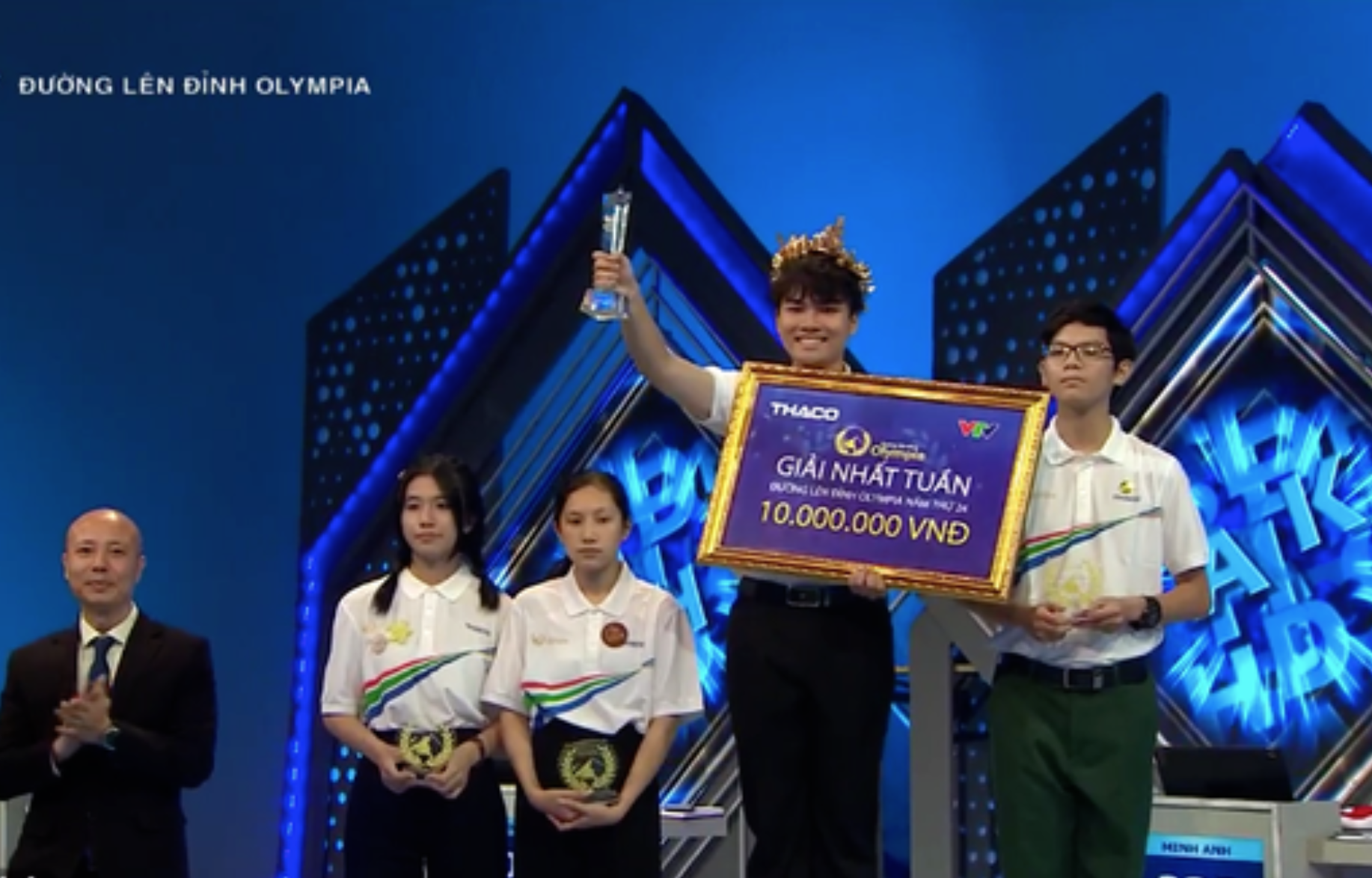 Nam sinh trường làng ở Hà Nội lội ngược dòng giành vòng nguyệt quế Olympia-2