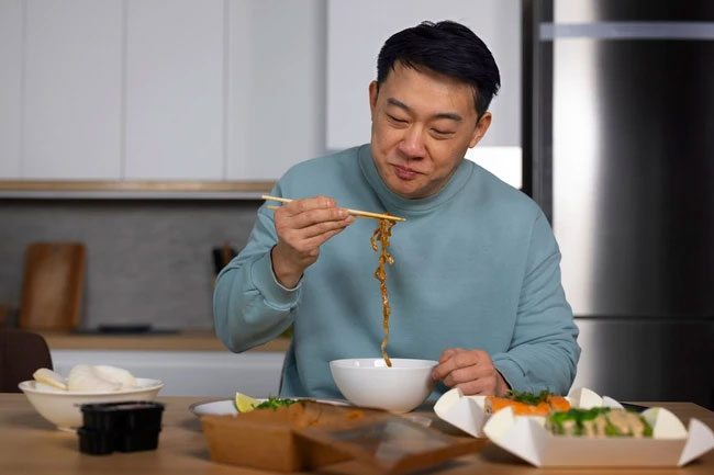 Bát bún ốc mẹ vợ mang cho đã hàn gắn được cuộc hôn nhân của tôi-1