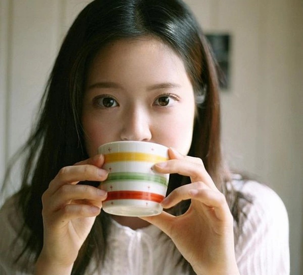 3 dấu hiệu trên mặt cho thấy phổi tích tụ nhiều độc tố, nên uống 2 loại nước vào buổi sáng-2