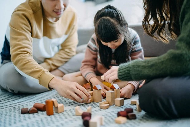 Tai hại luật đuổi rắn trong mỗi gia đình: Con cái lớn lên kém cỏi vì cha mẹ có 3 HÀNH VI-1