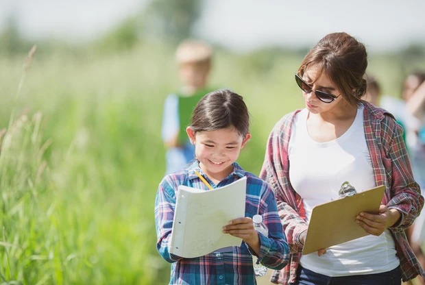 Tai hại luật đuổi rắn trong mỗi gia đình: Con cái lớn lên kém cỏi vì cha mẹ có 3 HÀNH VI-2