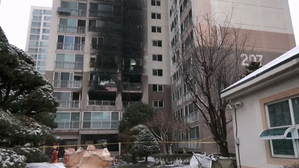 Hàn Quốc: Chung cư 27 tầng tại Seoul cháy lớn ngay sớm Giáng Sinh, 31 người thương vong-1