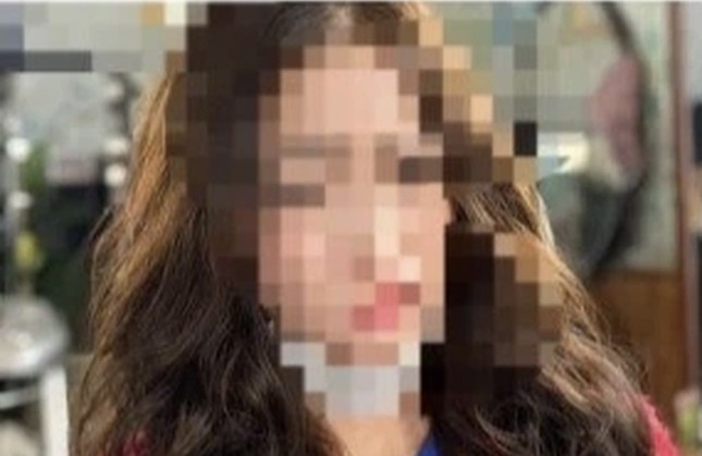 Vợ nhuộm tóc chơi Noel, chồng cầm kéo cắt phăng, gây thương tích-1