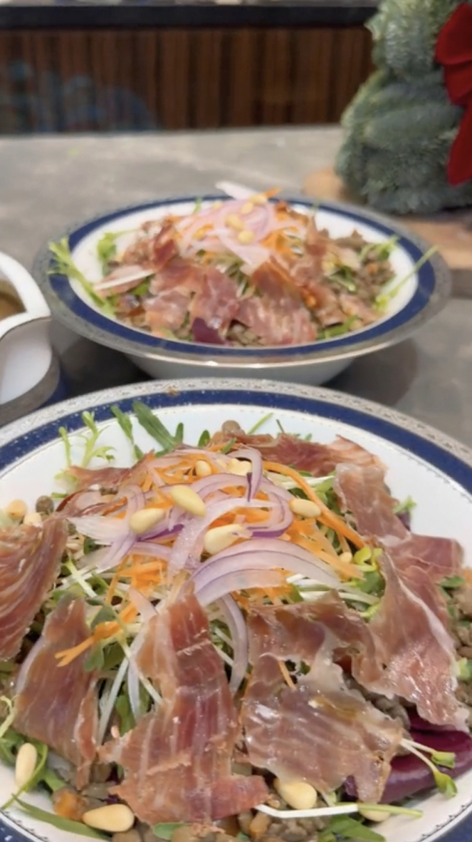 Shark Bình giàu cỡ nào bỗng lọt top tìm kiếm sau loạt clip Phương Oanh flex tài nấu ăn trong biệt thự-3