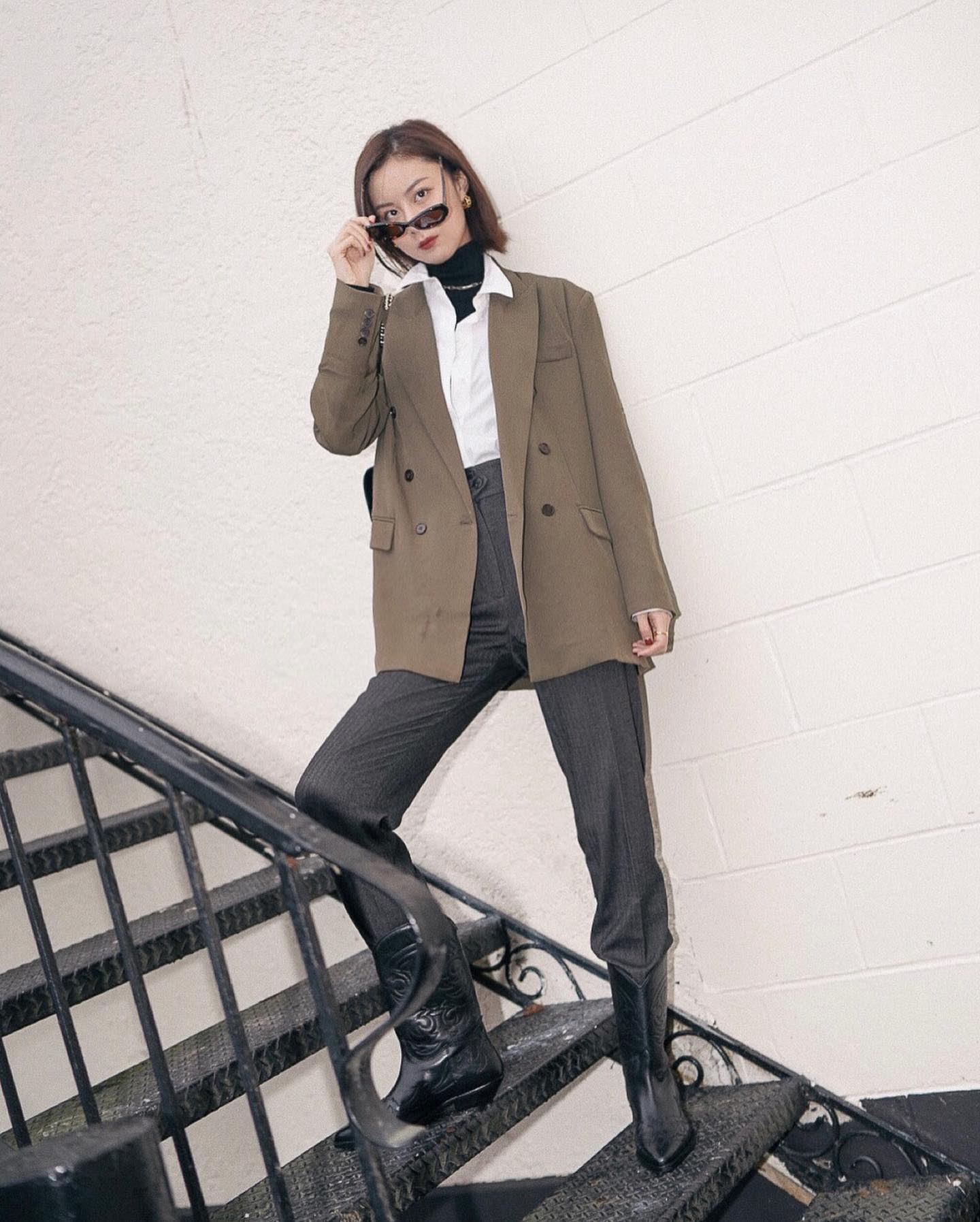 5 mẫu áo khoác công sở trẻ trung nhất, giúp chị em mặc đẹp mỗi ngày-1