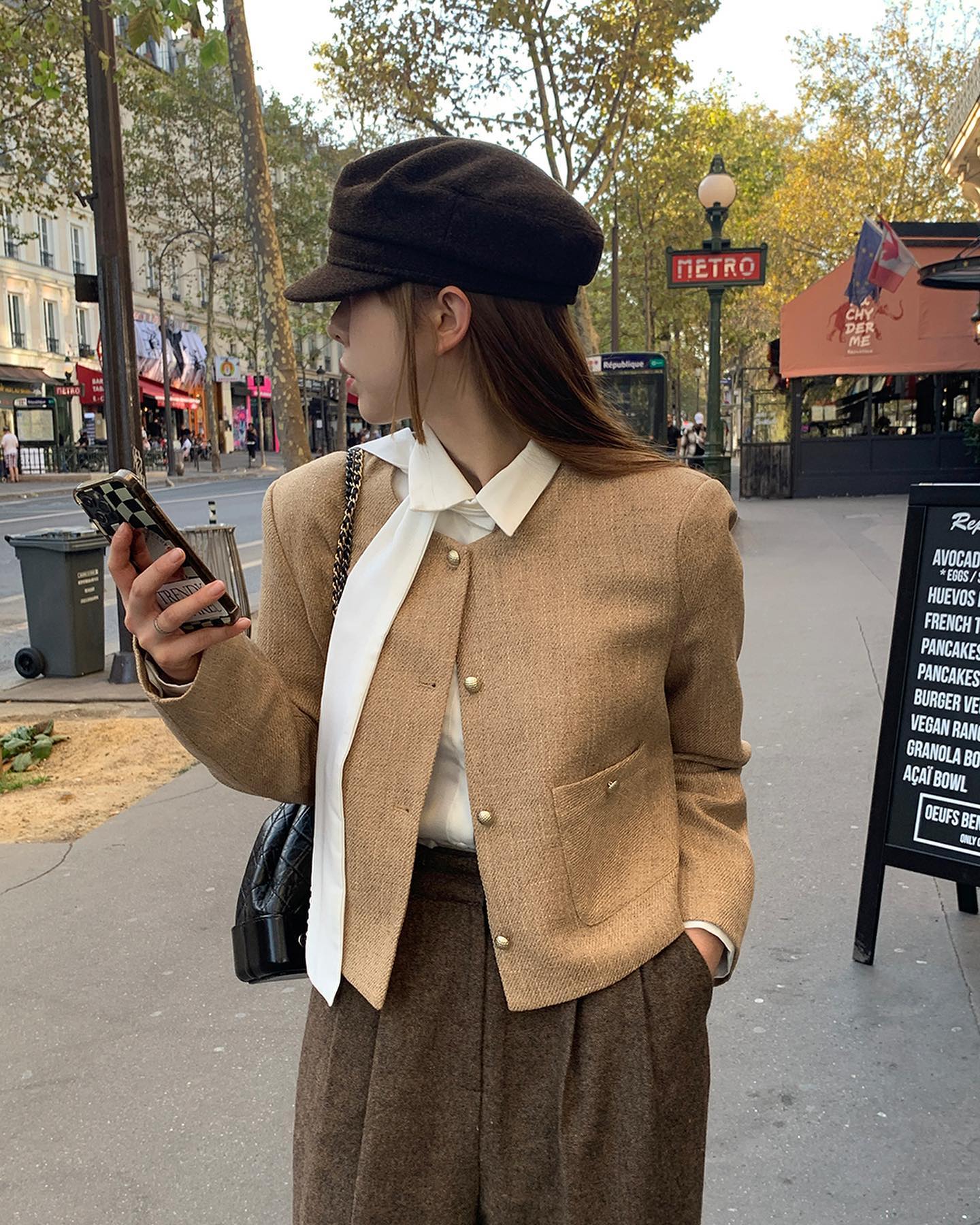 5 mẫu áo khoác công sở trẻ trung nhất, giúp chị em mặc đẹp mỗi ngày-3