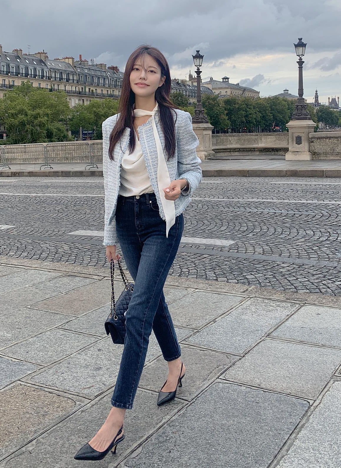 5 mẫu áo khoác công sở trẻ trung nhất, giúp chị em mặc đẹp mỗi ngày-7