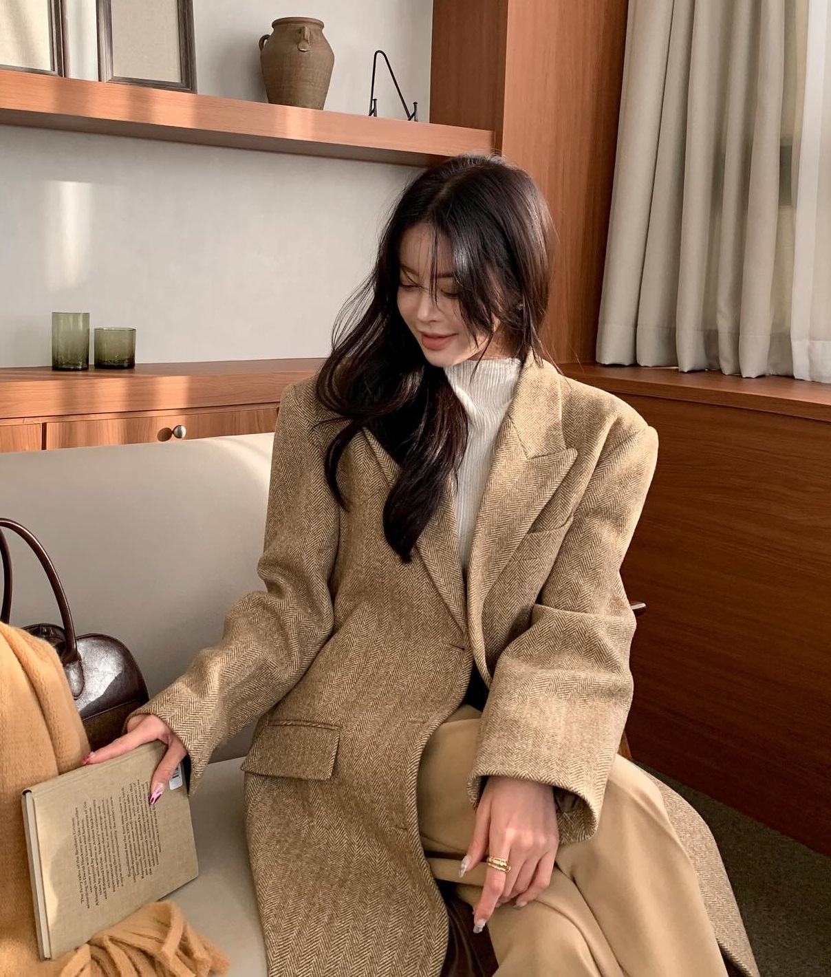 5 mẫu áo khoác công sở trẻ trung nhất, giúp chị em mặc đẹp mỗi ngày-9