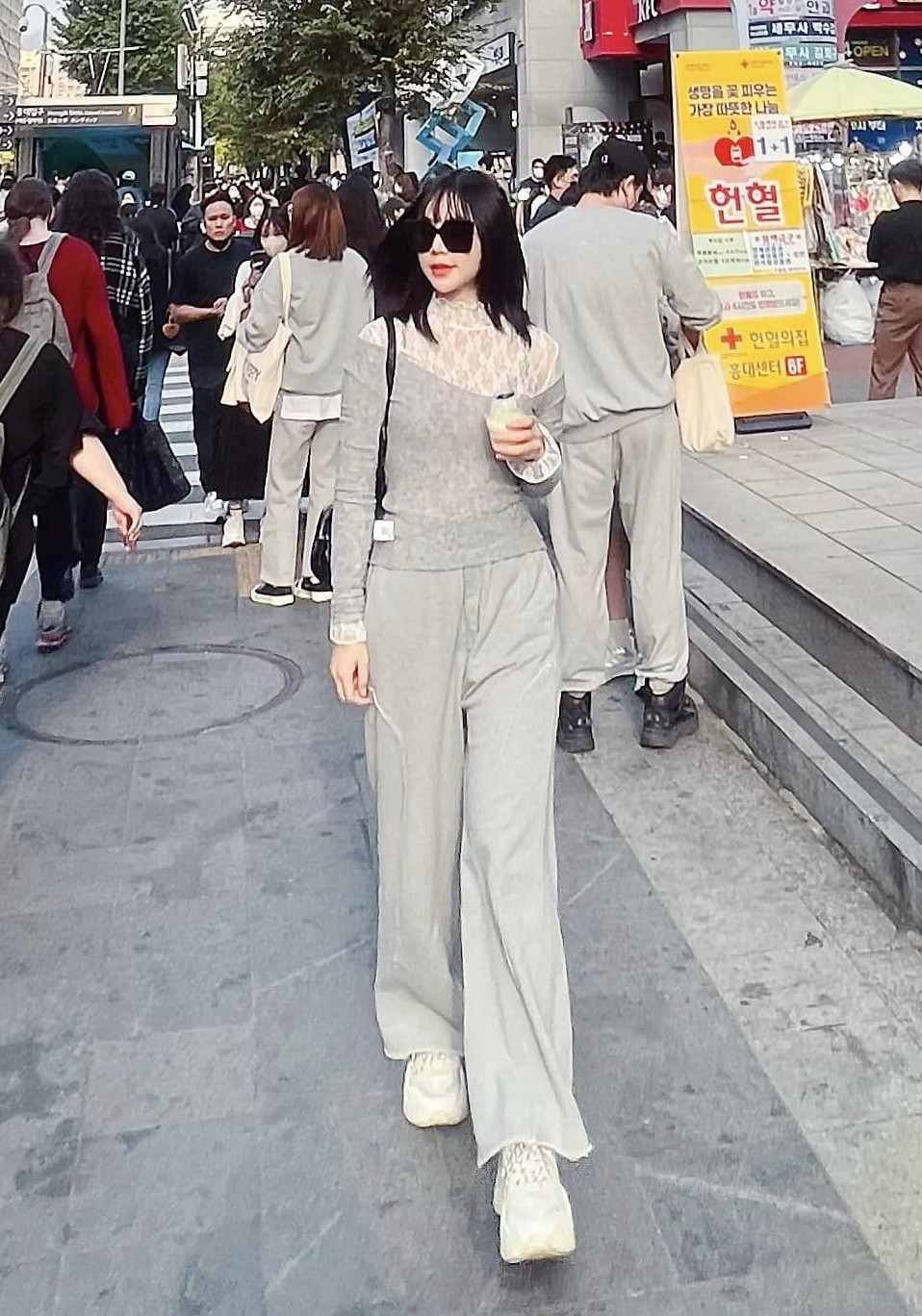 Tham khảo Quỳnh Kool 10 cách mặc quần ống rộng trẻ trung, tôn dáng-10