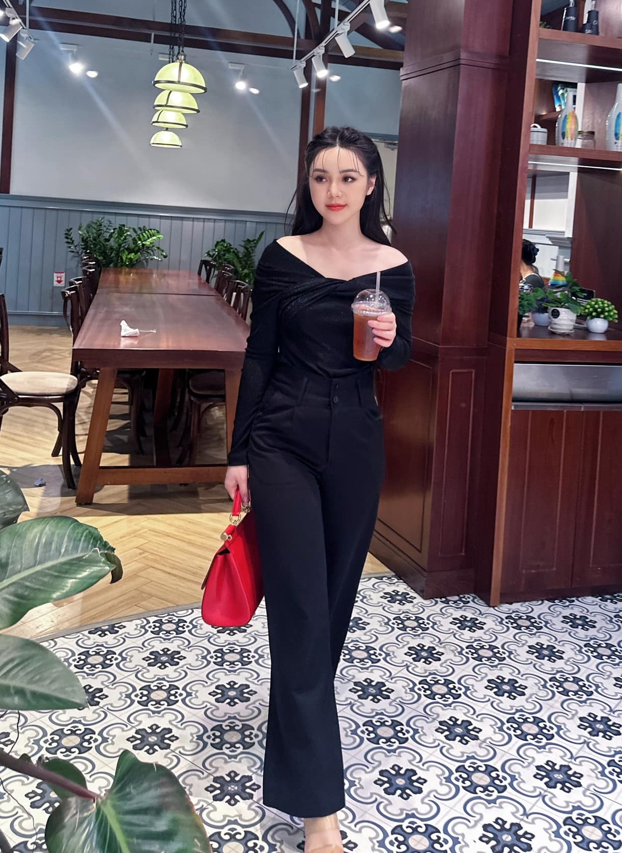 Tham khảo Quỳnh Kool 10 cách mặc quần ống rộng trẻ trung, tôn dáng-7