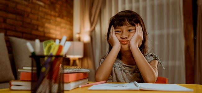 Ba hành vi tố cáo trẻ thiếu kỹ năng xã hội và khả năng tự điều chỉnh, cha mẹ cần can thiệp kịp thời-1