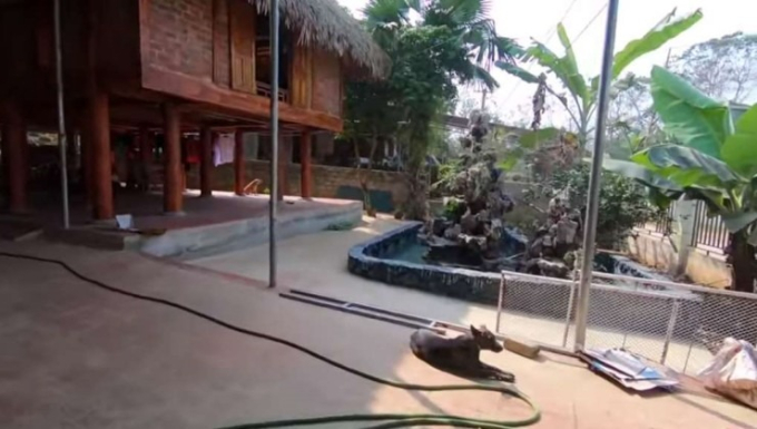 Trước khi khoe nhà mới đẳng cấp vừa tậu cho vợ con, Bùi Tiến Dũng từng rao bán căn nhà sàn xây cho gia đình ở Thanh Hoá-5