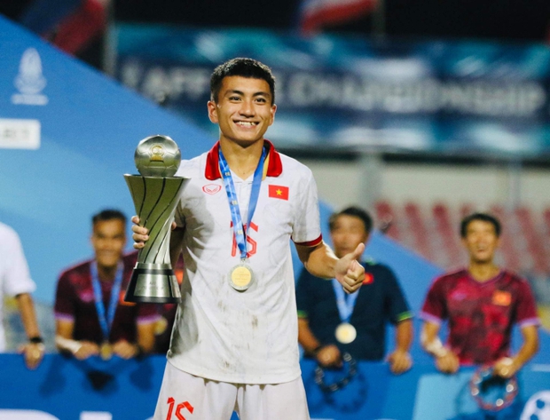 Cầu thủ U23 Việt Nam cưới vợ, được cả trâu lẫn nghé ngay sát ngày lên tuyển-6