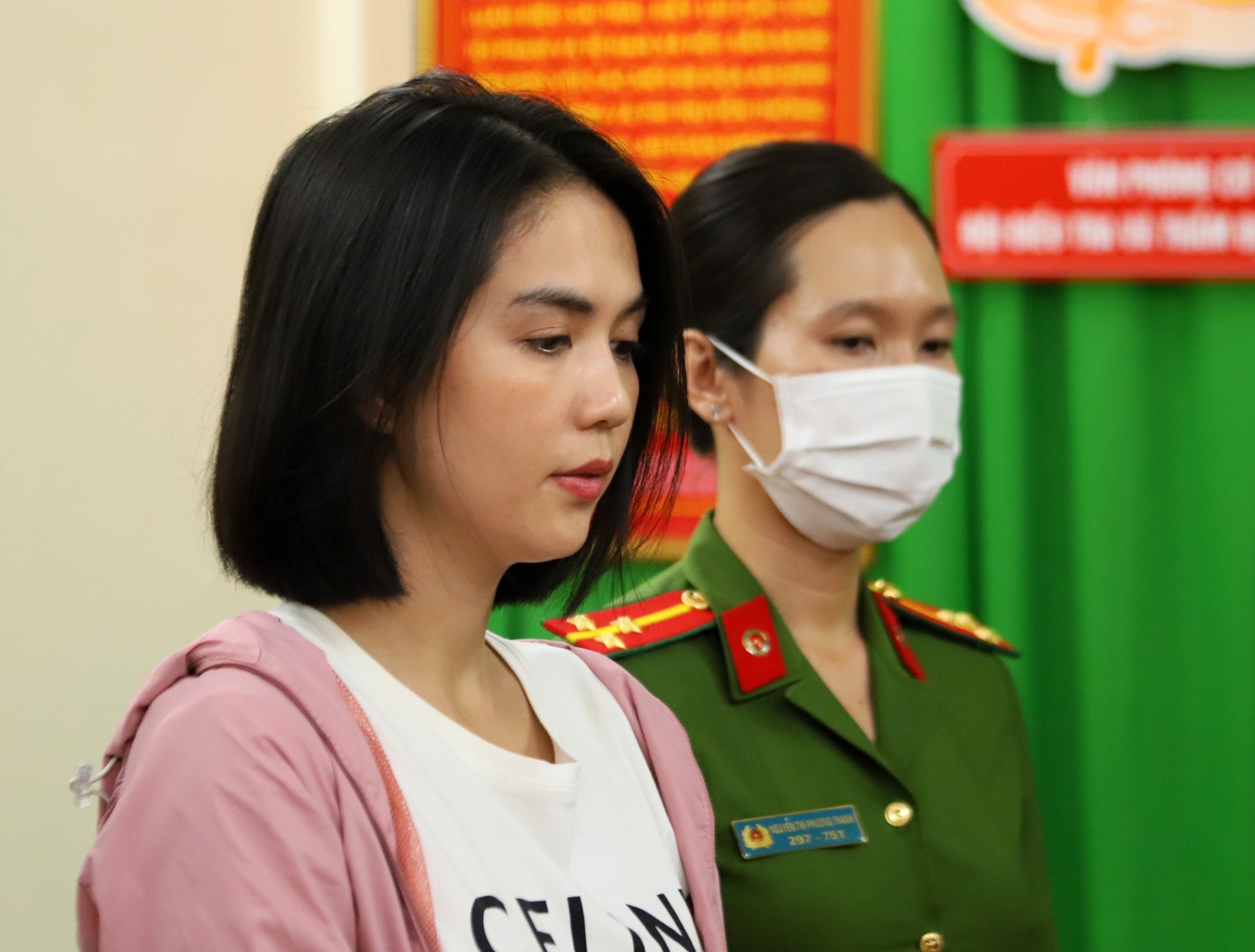 Ngọc Trinh bị bắt chấn động nhất showbiz Việt năm 2023-4
