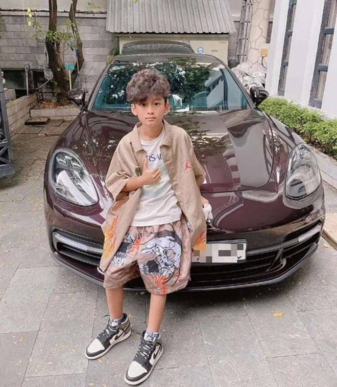 Bố mẹ ly hôn, con trai Lệ Quyên sống trong nhung lụa với bố đại gia U50, được tặng nhà lầu xe hơi học trường 1 tỷ/năm-5