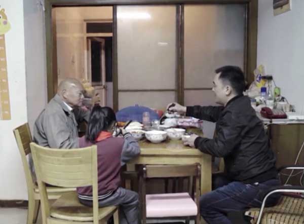 Anh bán trái cây được thừa kế tài sản 11 tỷ đồng từ người dưng-1