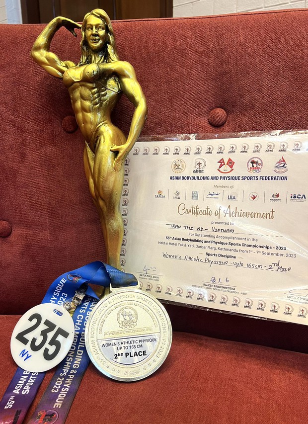 Búp bê cơ bắp cuồn cuộn ở Đồng Nai lấy chồng điển trai làm ngân hàng, ngày về ra mắt cha mẹ phản ứng bất ngờ-7